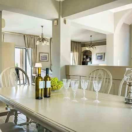 Hidden Gem Estate Kefalonia, Multi-award Winner فيلة